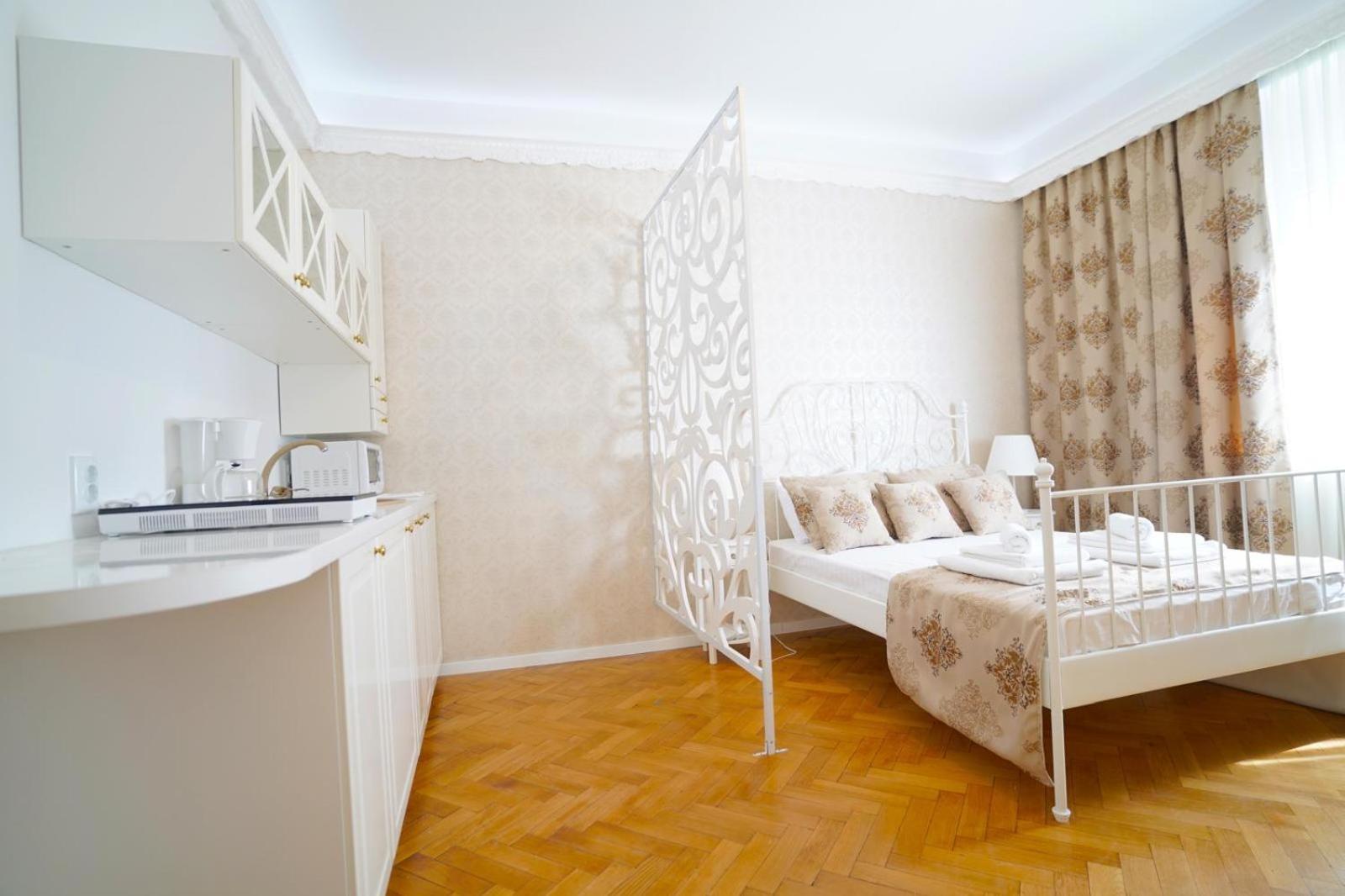 Elegant - Square *