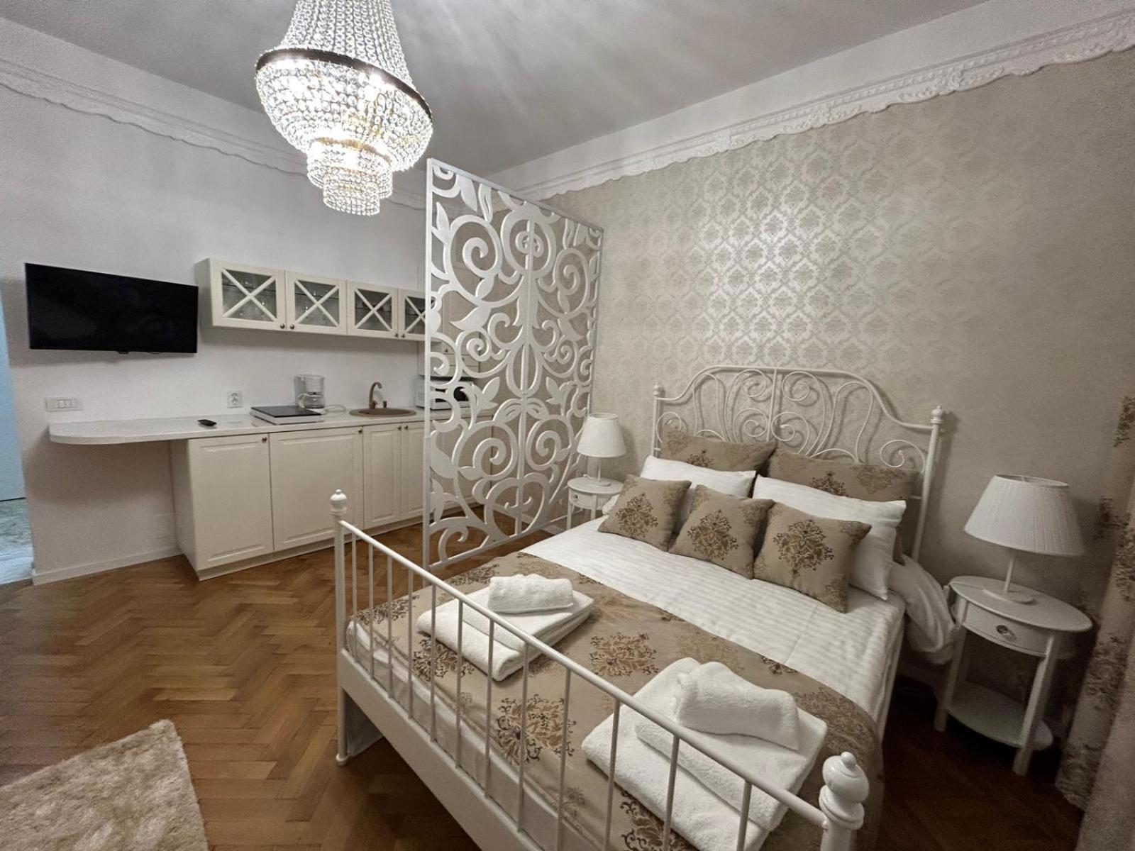 Elegant - Square Apartment Bucharest