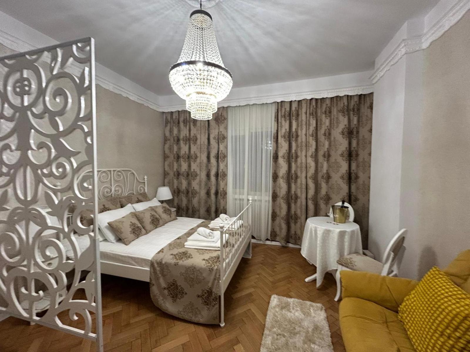 Apartment Elegant - Square *
