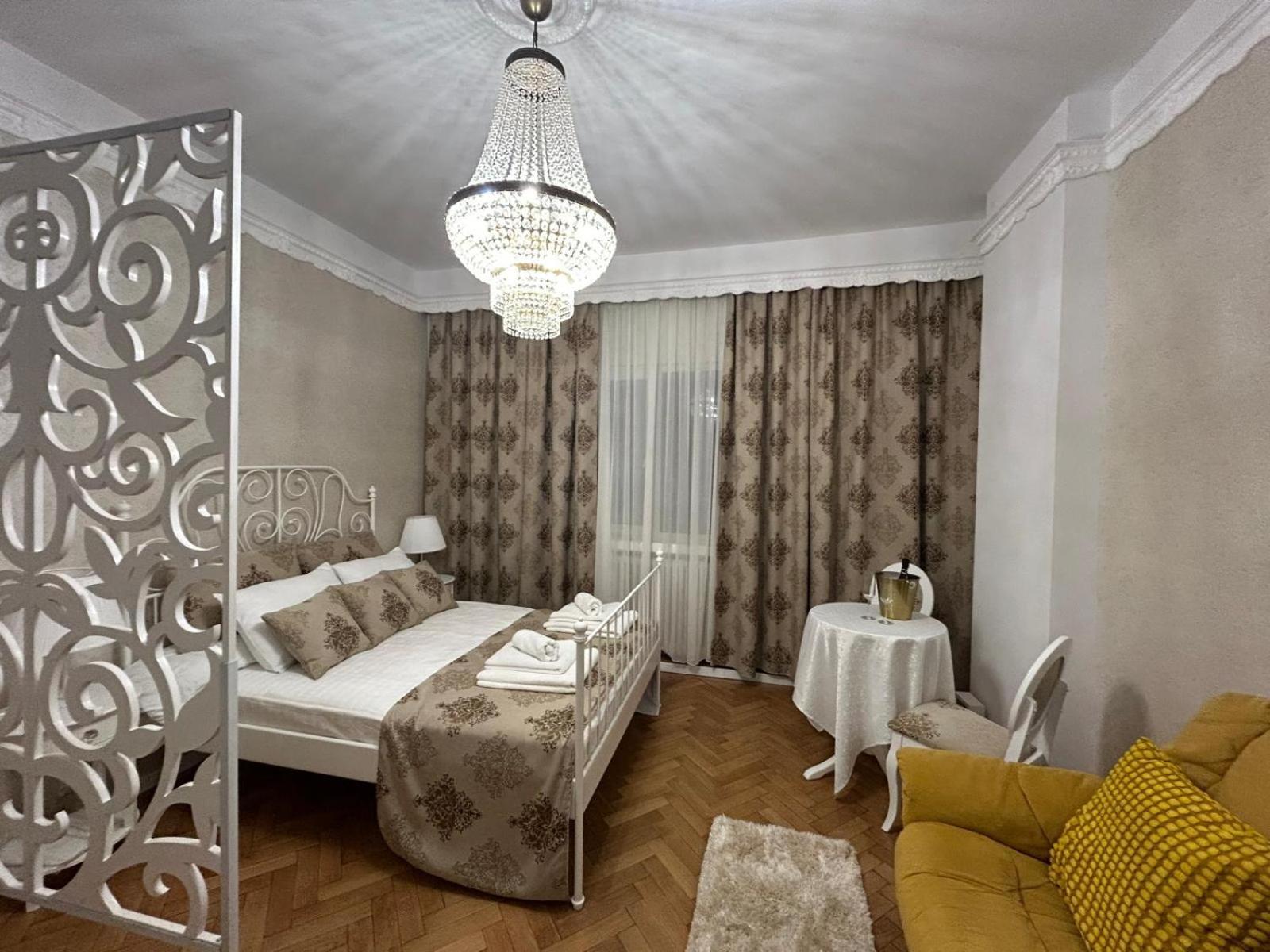 Elegant - Square