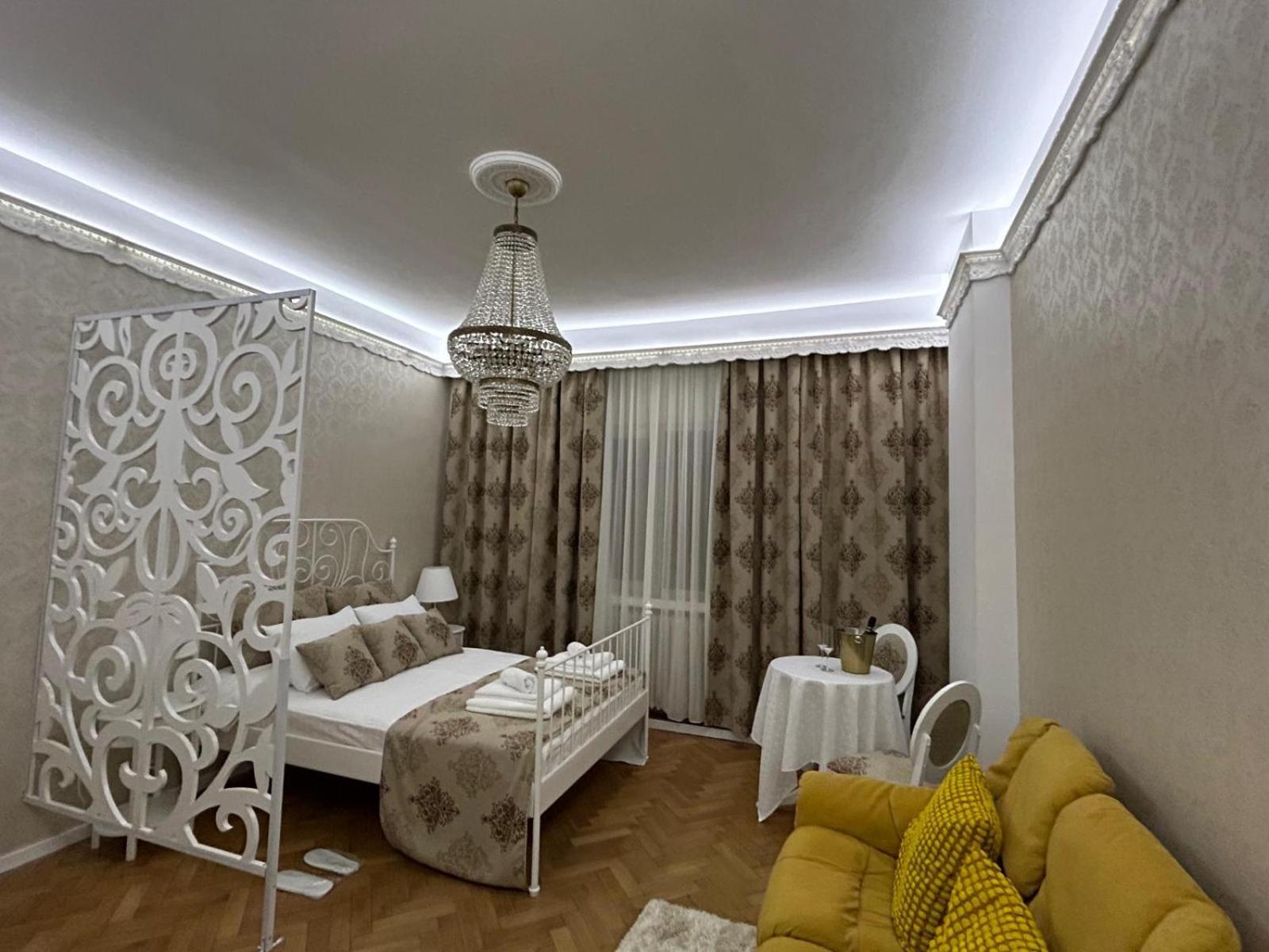 Elegant - Square *